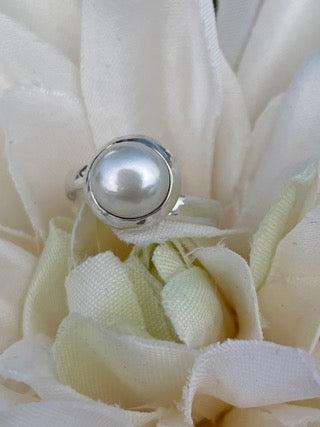 Mabe' Pearl and Sterling Silver Ring