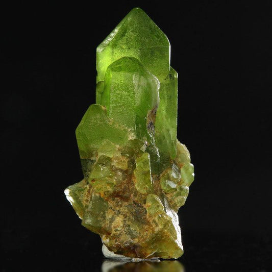 August Birthstone: Peridot – The Brilliant Green Gem of Summer