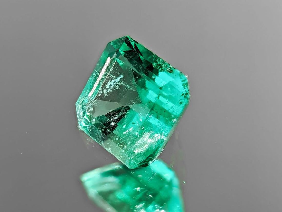 May’s Gem of Grace: The Timeless Beauty of Emerald