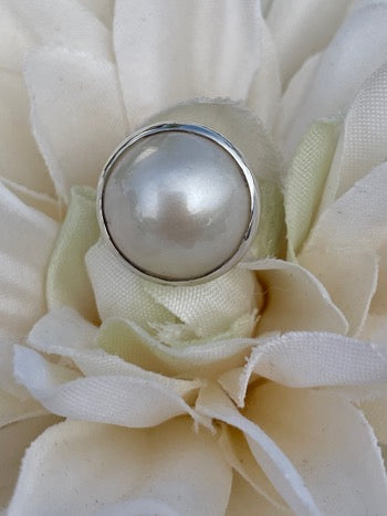 Mabe' Pearl and Sterling Silver Ring