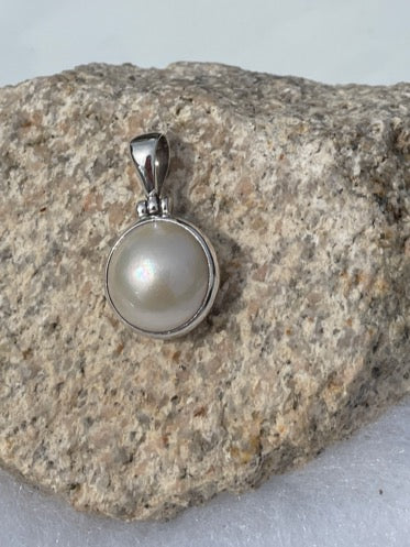 Offers Vintage Lg. Mabe Sterling Silver Pendant & Chain.